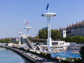 Piscine du Rhône © Travelview/Shutterstock.com