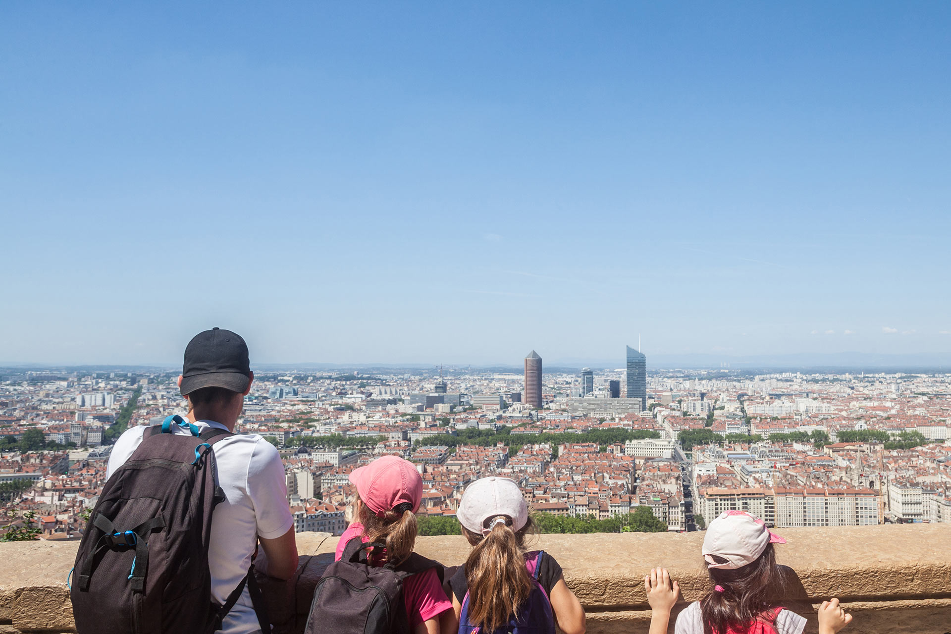 Famille à Fourvière © Balkans Cat / Shutterstock 1717025713