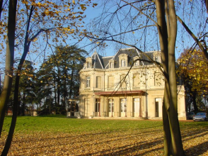 Sathonay-Village - Le parc de l'Hôtel de Ville